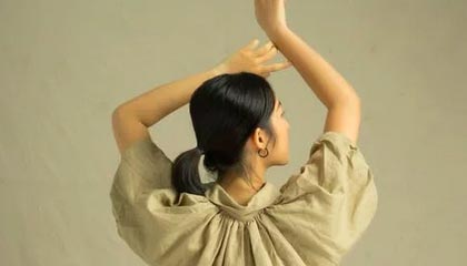 超三联赛社媒分享精彩瞬间:主教练不光已热身,还真上场了